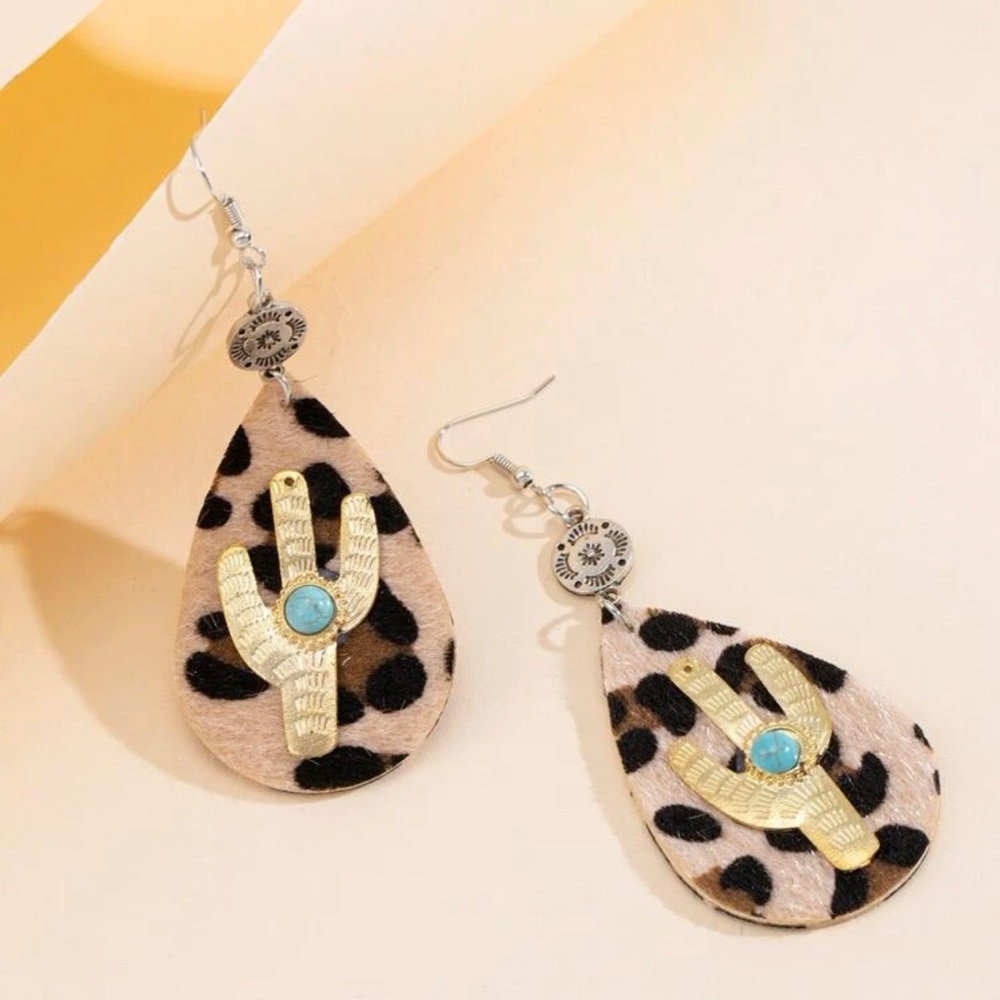 Cactus Detail Water Drop Earrings With Leopard Print